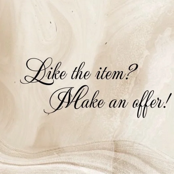 ✨ Checkered Huggie Hoop Earrings - Picture 8 of 8